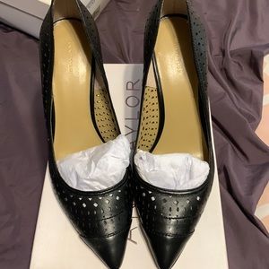Ann Taylor black pumps with cutout detail